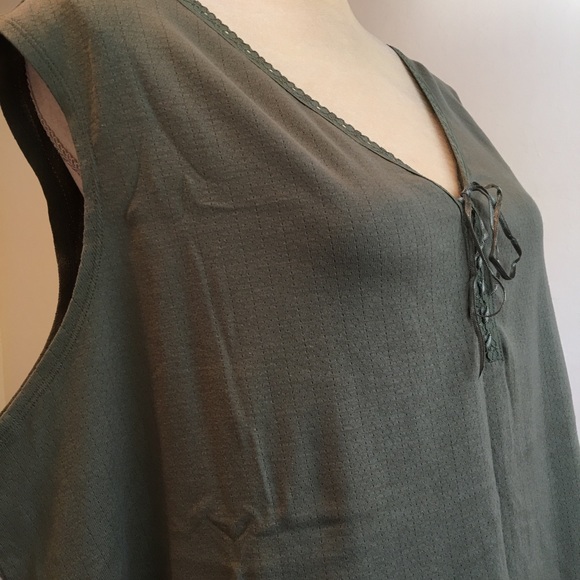 Basic Editions • Lace Trimmed Tank - Picture 2 of 7
